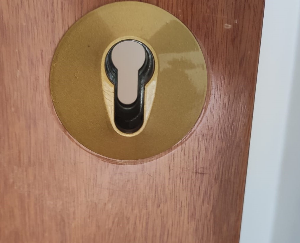 descerraje de puerta